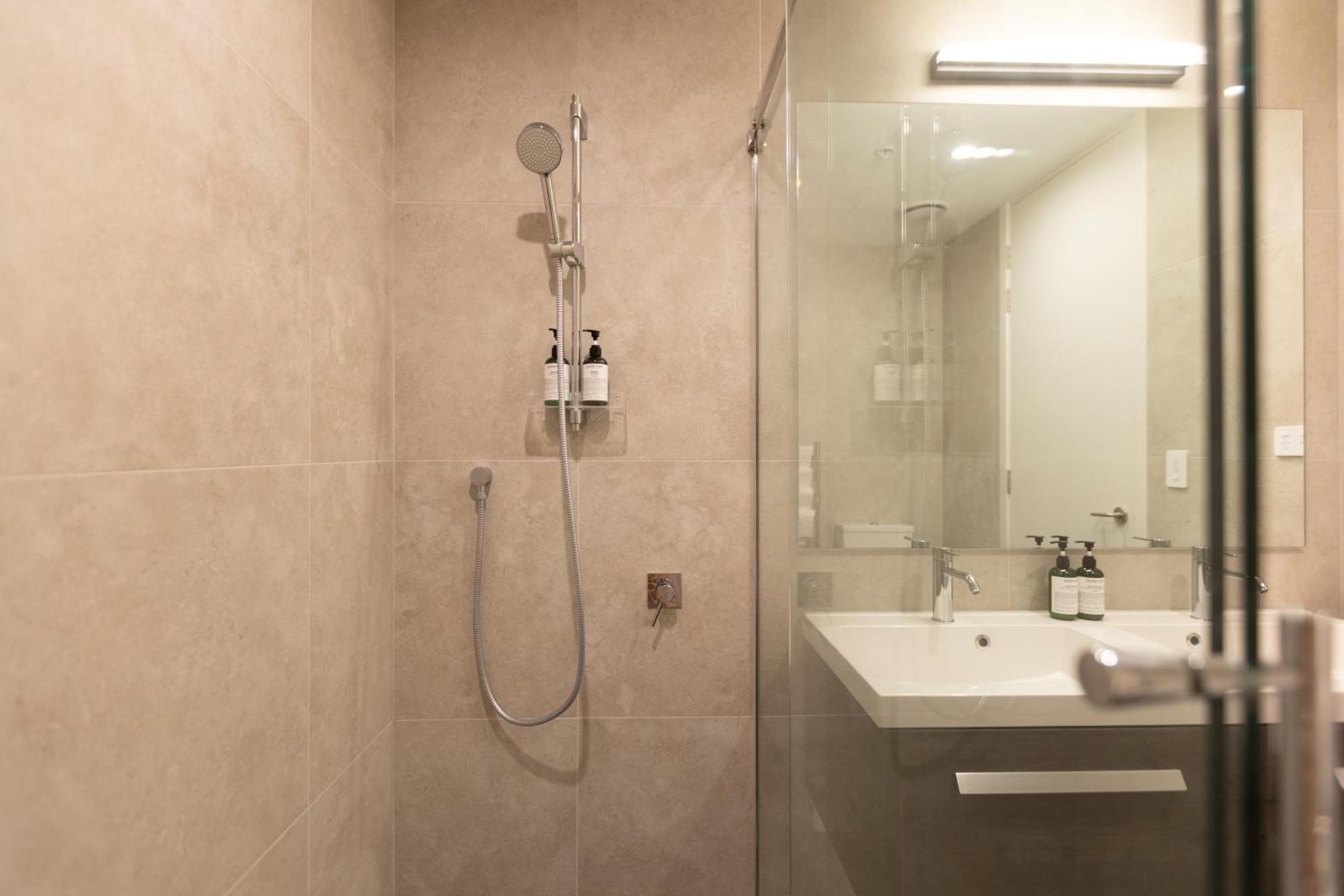 Luxury 2 Bedroom Cbd Apartment With Free Parking Christchurch Exterior foto